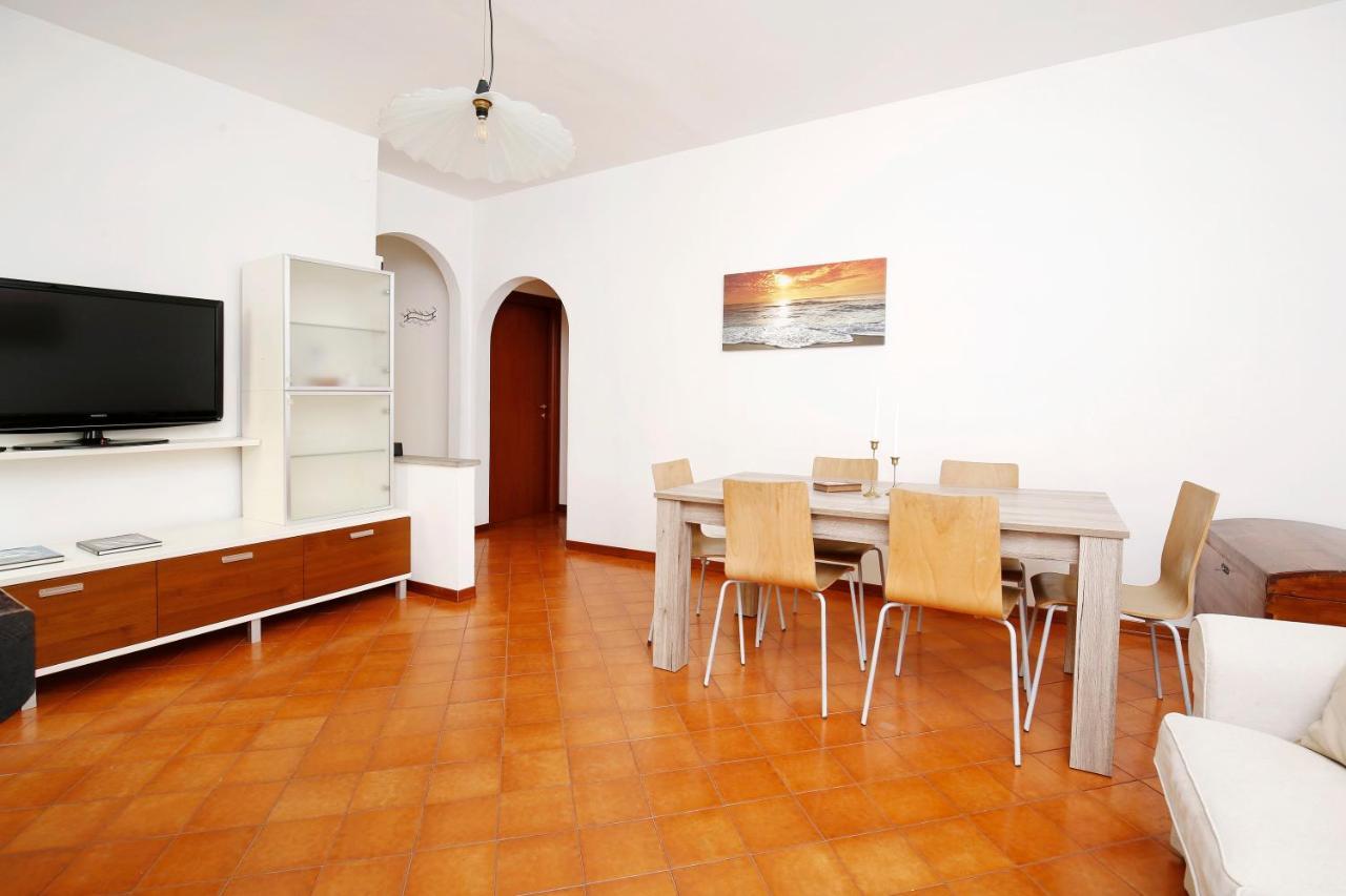 Appartamenti Diffusi Di Villa Fiorita Con Accesso Alle Piscine Della Struttura Principale Cattolica Esterno foto