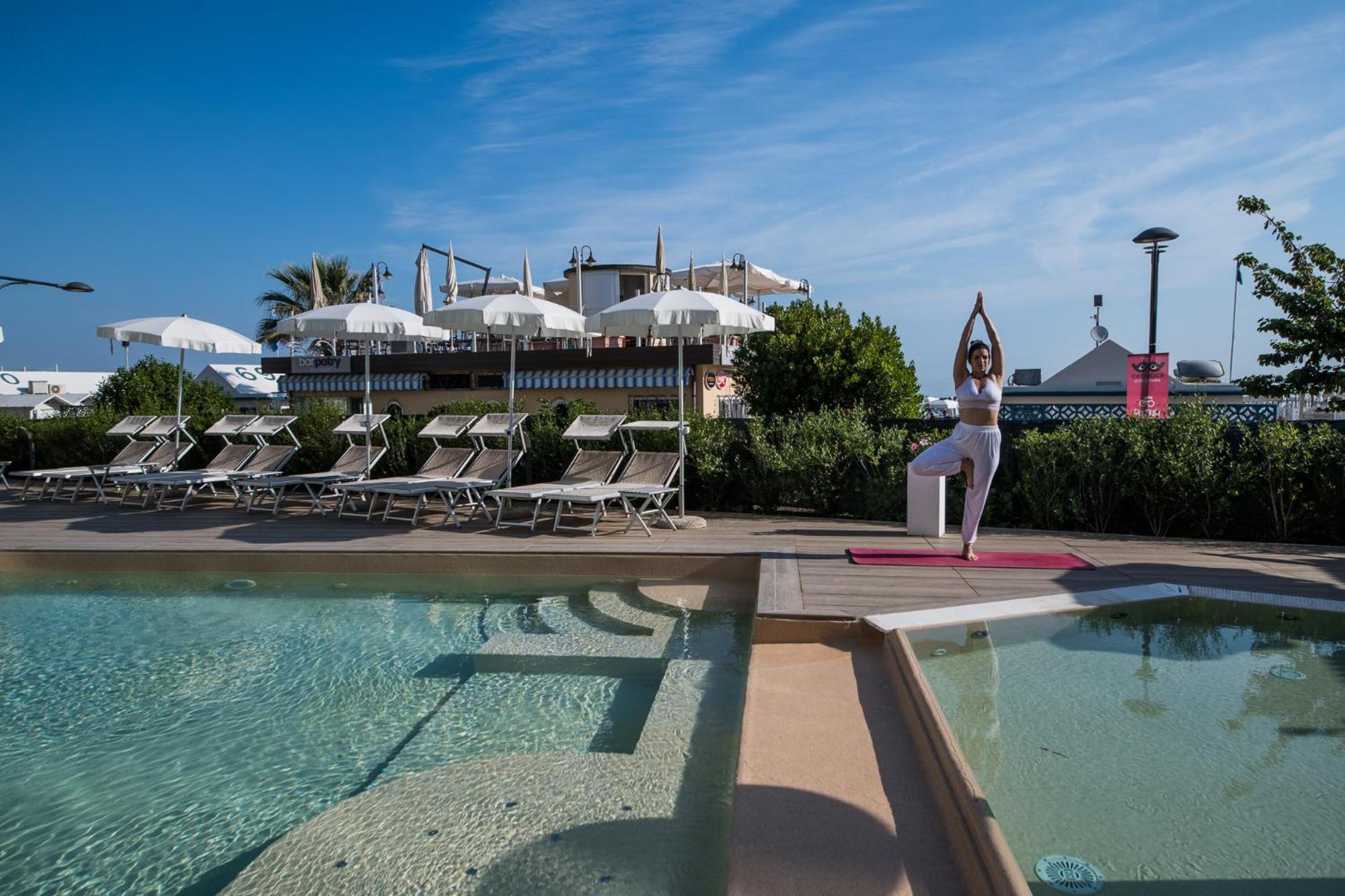 Appartamenti Diffusi Di Villa Fiorita Con Accesso Alle Piscine Della Struttura Principale Cattolica Esterno foto