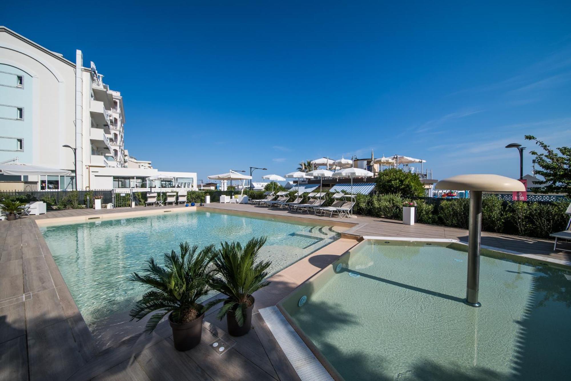 Appartamenti Diffusi Di Villa Fiorita Con Accesso Alle Piscine Della Struttura Principale Cattolica Esterno foto